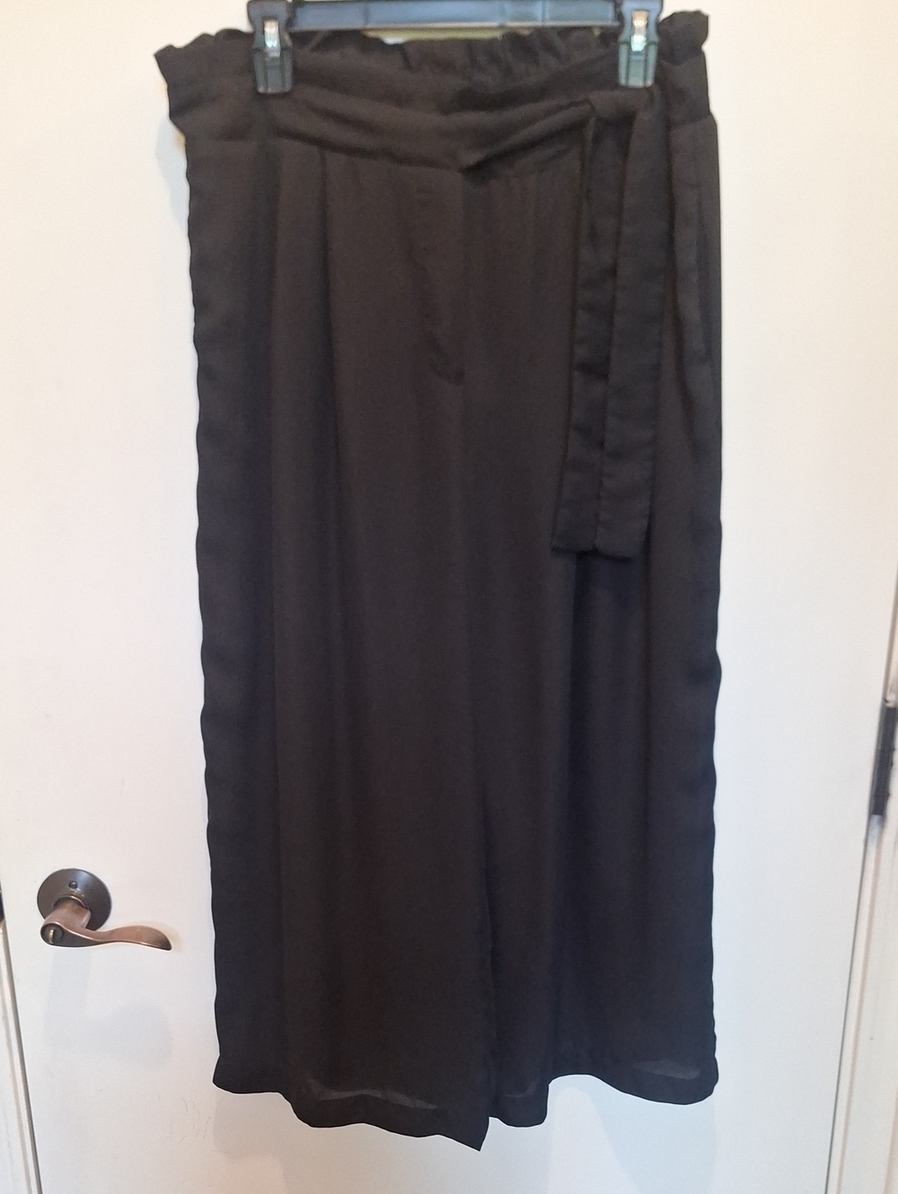 JohnPaulRichard Black Tie-Waist Capri Dress Pant